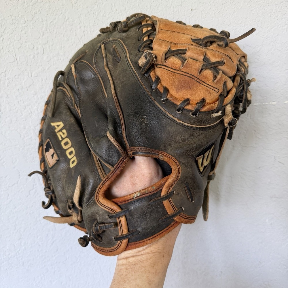 Wilson A2000 Pudge 32.5" Catcher's Mitt RHT Pro Stock Leather 1791